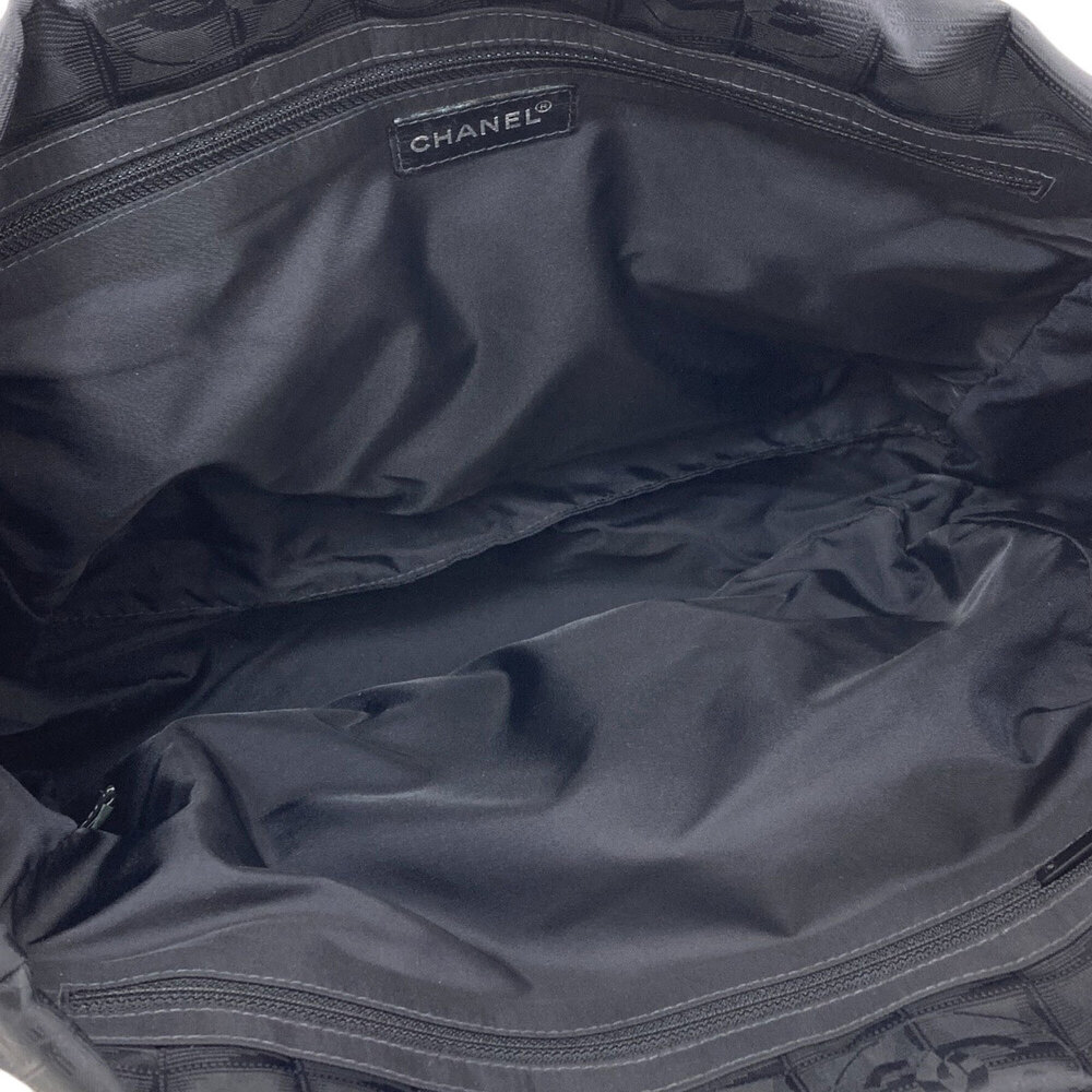 CHANEL Black Tote Bag - Picture 5 of 16